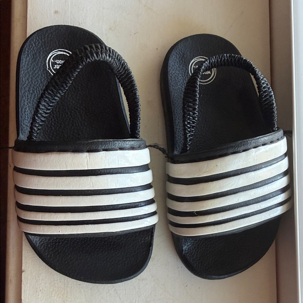 Wonder Nation Black and White Kids Sandals